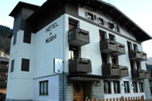 Hotel Ai Mughi, Pinzolo, Pinzolo Val Rendena